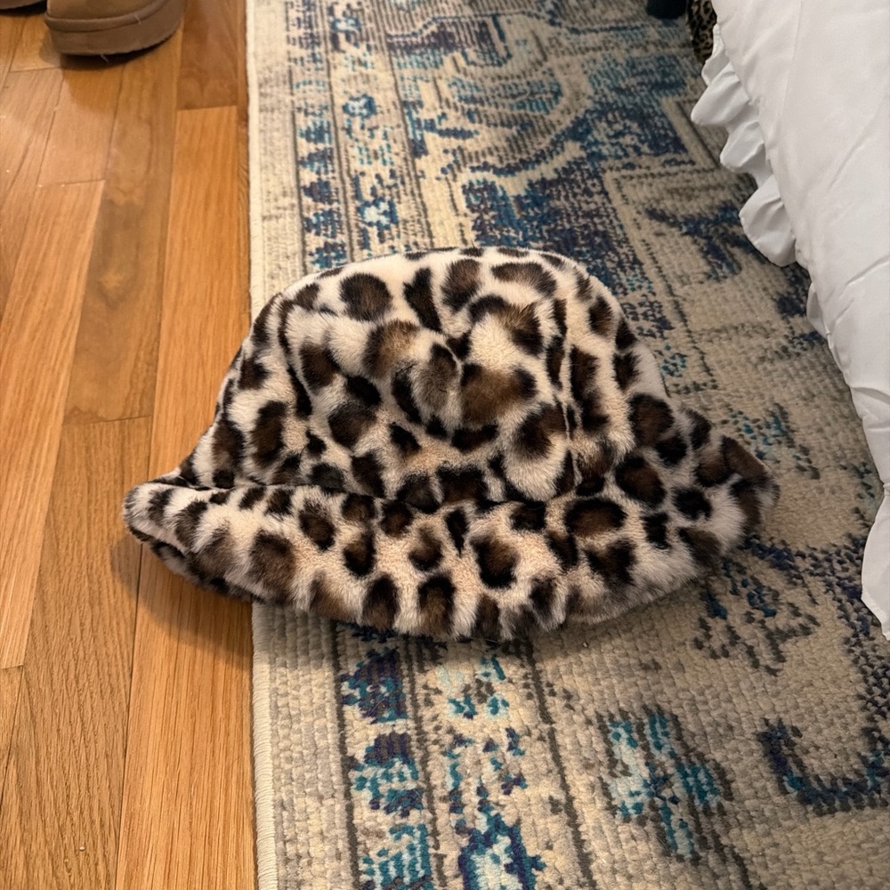 Leopard Print Faux Fur Bucket Hat